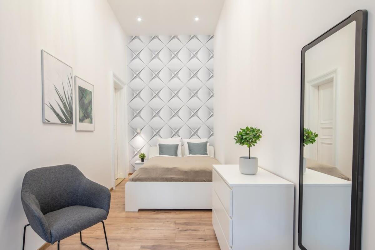 Full Comfort, 4 Bedrooms In The Heart Of The City Budapeszt Zewnętrze zdjęcie